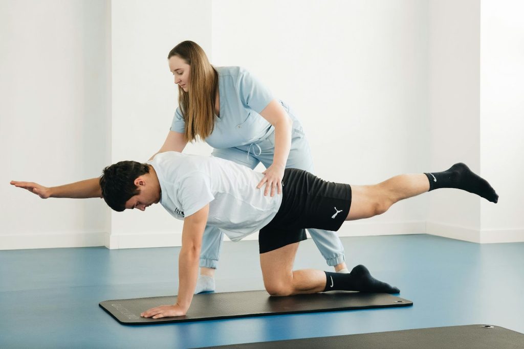 How to Find the Best Physiotherapist On Call in 2025 5 Elderly Care In Home- Vitals Health Care